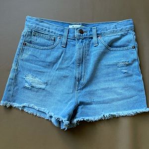 Never worn Madewell “The Momjean Short” size 27
